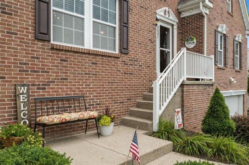 8021 Maureen Dr, Cranberry Township, PA 16066-2861