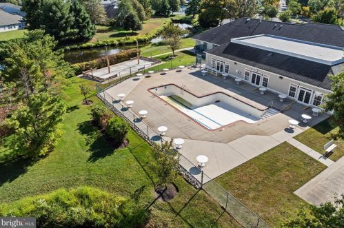 611 Cascade Dr, Mount Laurel NJ 08054-4928 exterior