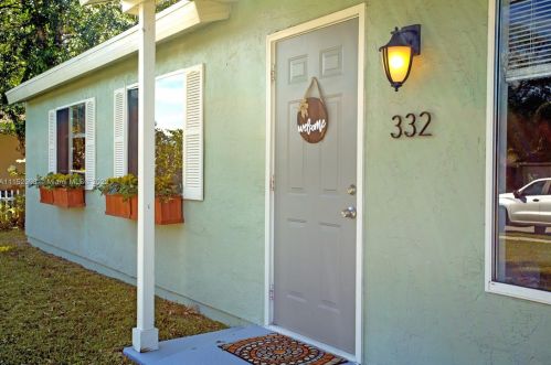 332 Belmont Cir, Port Saint Lucie, FL 34953-7104