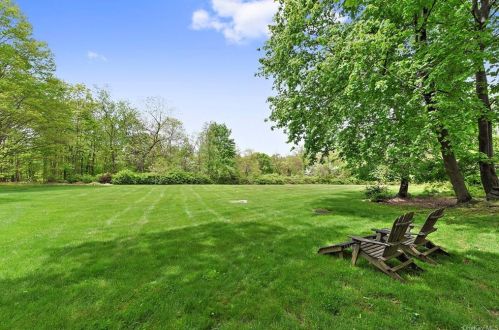 68 Ridgefield Ave, Lewisboro, NY 10590-1710