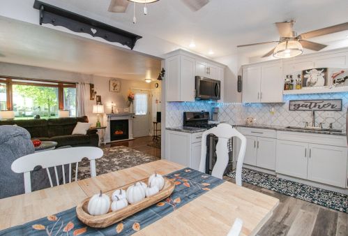 10436 Darnel Ave, Milwaukee WI 53223-3555 exterior