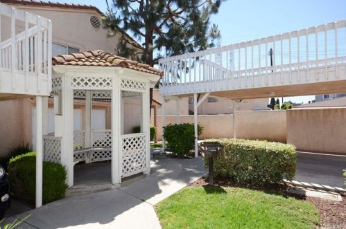 16839 Passage Ave, Paramount CA  90723-5669 exterior