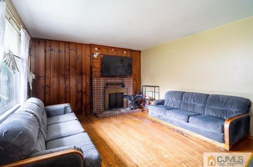 317 Merchants Ave, South Plainfield NJ  07080-3552 exterior