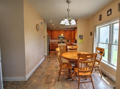 710 Willow Bend Dr, Waterford WI  53185-4281 exterior