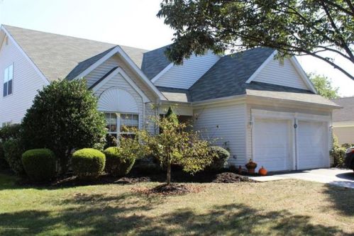 21 Sandhurst Rd, Lakewood, NJ 08701-5768
