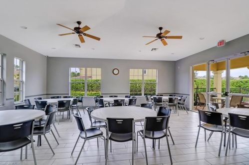 1445 Mariposa Cir, Naples FL  15104-7251 exterior