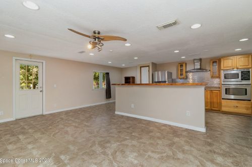 15 Vanguard Dr, Cocoa, FL 32926-8765