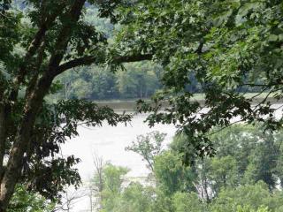 5182 River Highlands Ln, Cassville, WI 53806