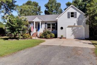102 Oak Point Dr, Yorktown, VA 23692-4410