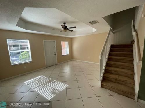 710 107th Ave, Hollywood, FL 33026-4072