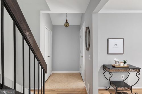 2271 Wheelwright Ct, Herndon VA  20191-2337 exterior