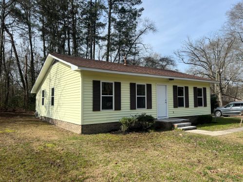 811 Edisto St, Johnston, SC 29832-1348