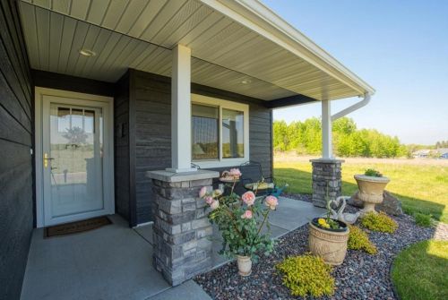 648 Kreekview Dr, East Farmington WI  54020-5860 exterior