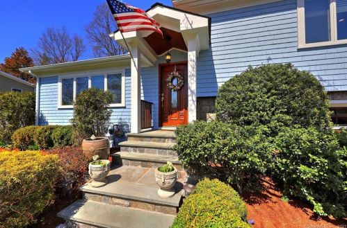 37 Stone Wall Dr, Stamford, CT 06905-3028