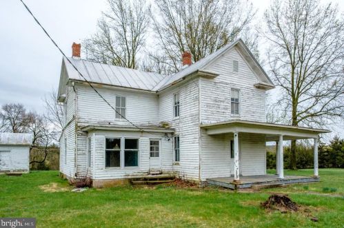 444 Old Factory Rd, Strasburg, VA 22657-4604