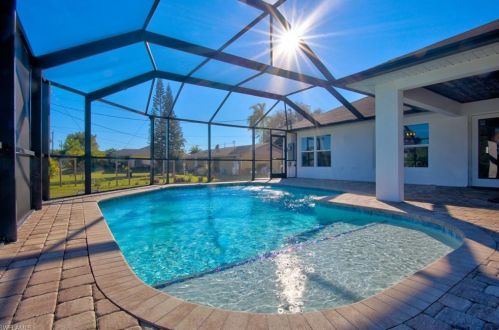 1227 6th Ave, Cape Coral, FL 33909-1363