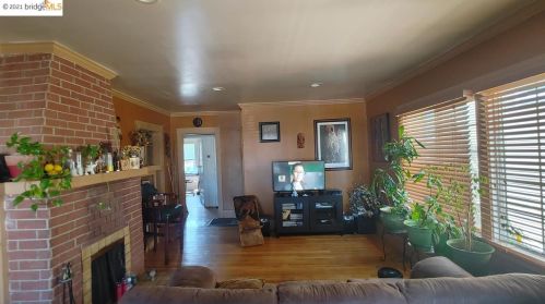 2452 64th Ave, Oakland, CA 94605-1945