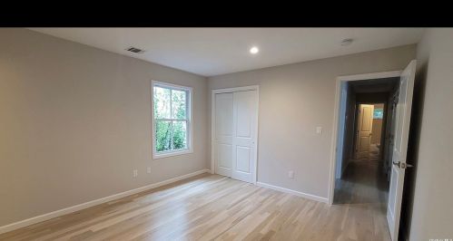 220 4th St, Deer Park NY  11729-5923 exterior