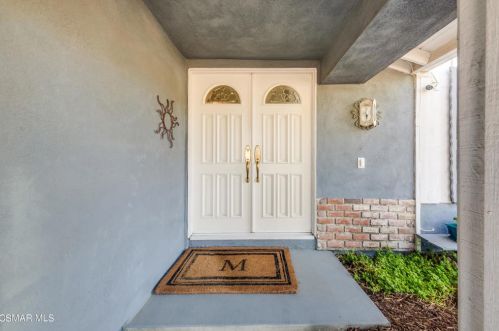886 Erringer Rd, Simi Valley, CA 93065-5671