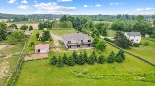 2919 Larimore Rd, Mount Vernon, OH 43050-9425