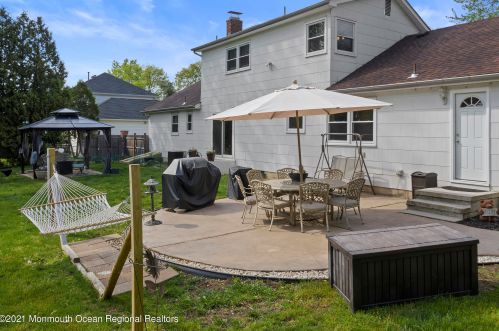 15 Sandburg Dr, Morganville NJ  07751-1428 exterior