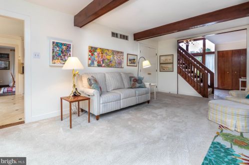 1006 Gwilym Cir, Berwyn PA  19312-2237 exterior