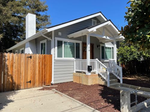 628 San Pascual St, Santa Barbara, CA 93101-4427