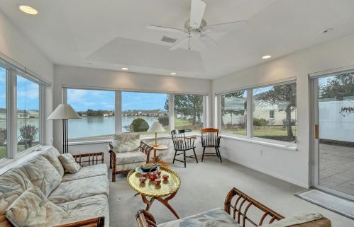 1656 Twin Lakes Cir, Green Bay, WI 54311-4207