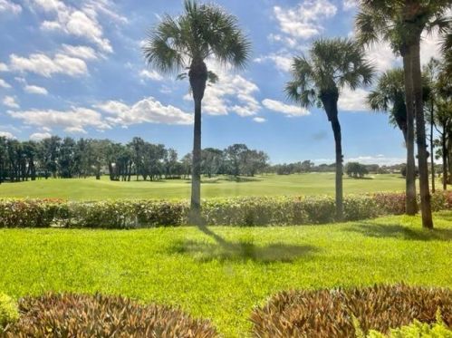 25 Windsor Ln, Boynton Beach, FL 33436-6064