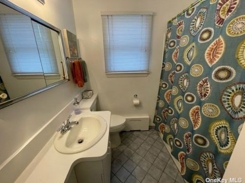 214 44th St, North Lindenhurst NY  11757-2052 exterior