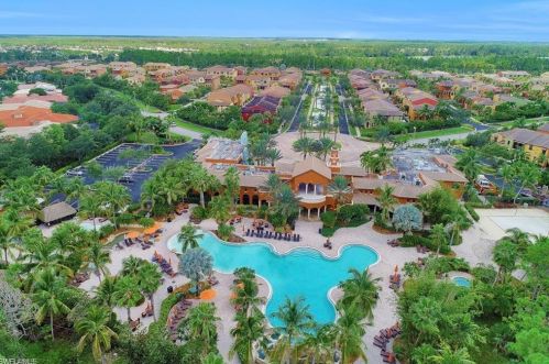 9008 Alturas St, Naples FL  34113-3101 exterior