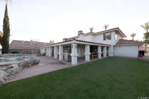 4400 Country Club Dr, Bakersfield CA  93306-7557 exterior