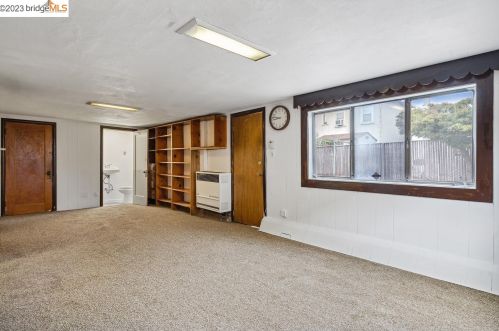 2615 67th Ave, Oakland CA  94605-2333 exterior