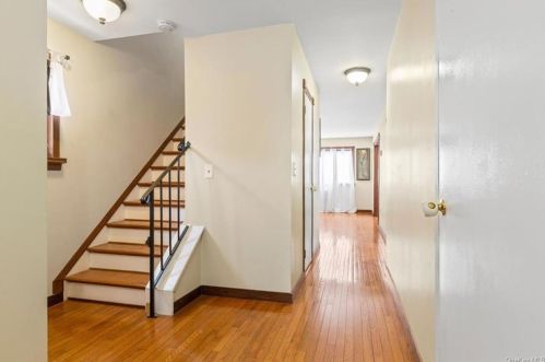 3669 Varian Ave, Bronx, NY 10466-5934