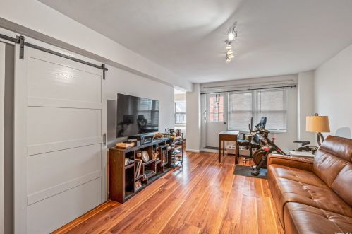 89-15 Parsons Blvd, Jamaica NY  11432-1044 exterior