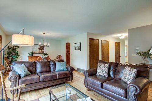 3025 Aspen Ct, Eau Claire, WI 54703-1102