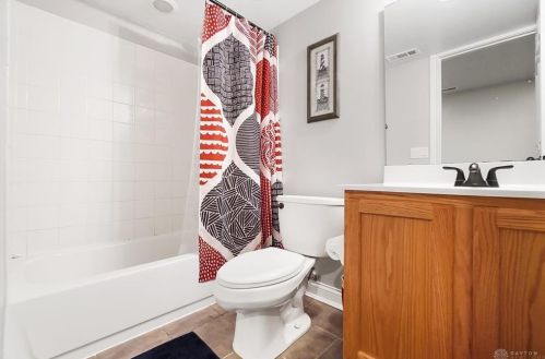 266 Forest Edge Dr, South Lebanon OH  45065-8736 exterior