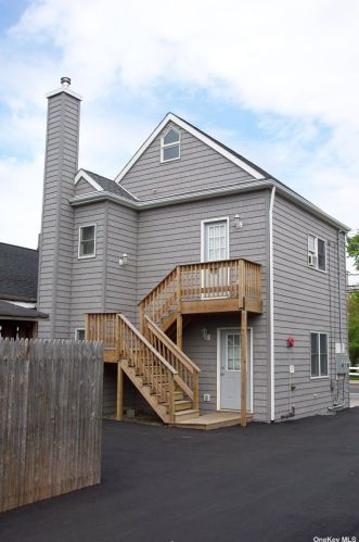 493 Montauk Hwy, East Quogue, NY 11942-3921