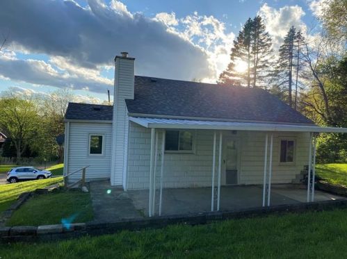2135 7th St, New Kensington, PA 15068-5105