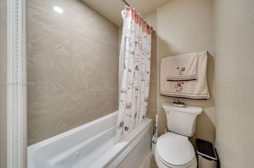 7060 11th St, Hollywood, FL 33023-1651