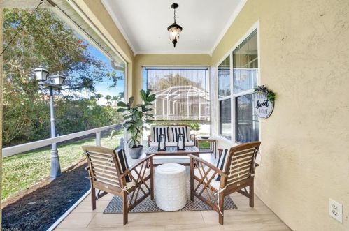 302 Stanhope Cir, Naples FL  34104-0812 exterior