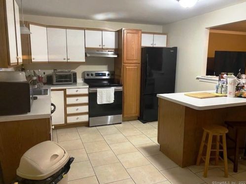 36 Sunrise Rd, Waterbury, CT 06716-2638