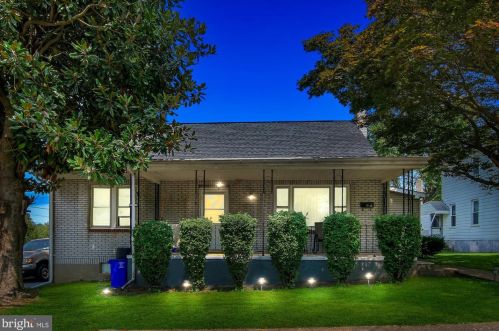 17 Adams St, West Enola PA  17025-2802 exterior