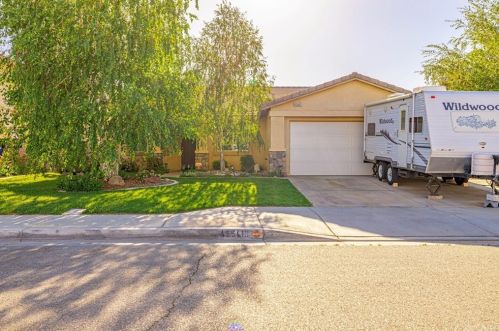 45541 Robinson Dr, Lancaster CA  93535-2263 exterior