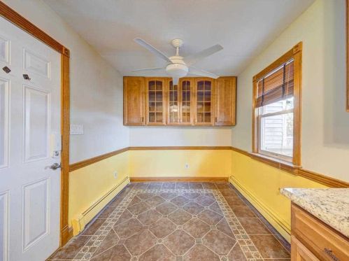 19 Hawthorn Ct, Fishkill NY  12524-2616 exterior