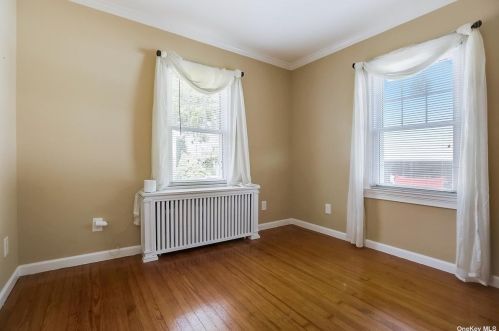 324 Oak Neck Rd, West Islip NY  11795-3613 exterior