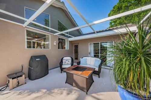 4811 Cross Pointe Dr, Oldsmar FL 34677-5202 exterior