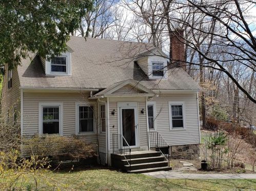 56 Richardson Dr, Waterbury, CT 06762-2122