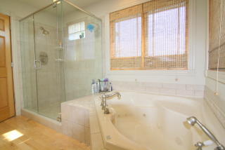 3033 Rolling Hills Dr, Manitowoc, WI 54220-8629