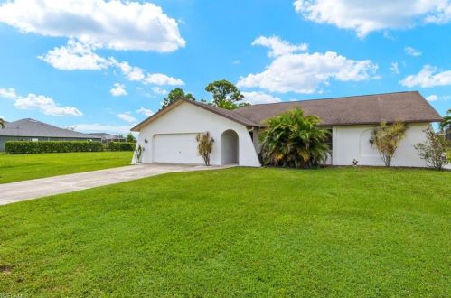 622 15th St, Cape Coral, FL 33990-2136